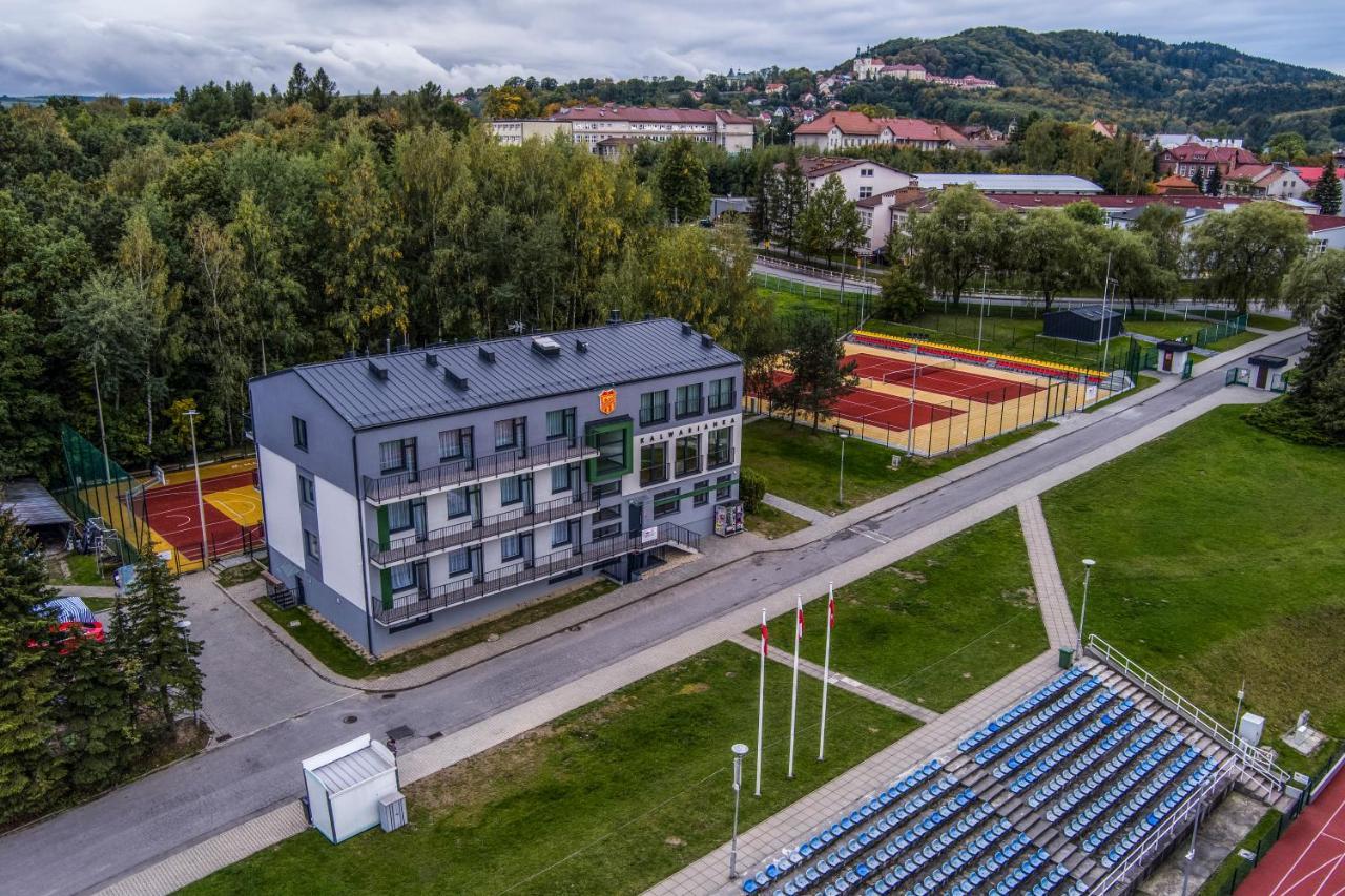 Pawilon Sportowo Turystyczny Kalwarianka Hostel Kalwaria Zebrzydowska Luaran gambar