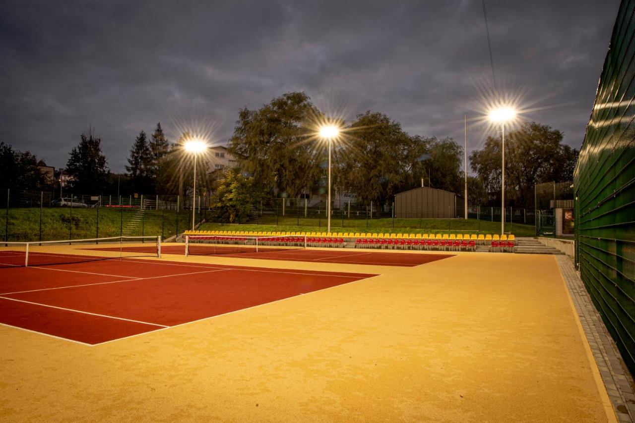 Pawilon Sportowo Turystyczny Kalwarianka Hostel Kalwaria Zebrzydowska Luaran gambar