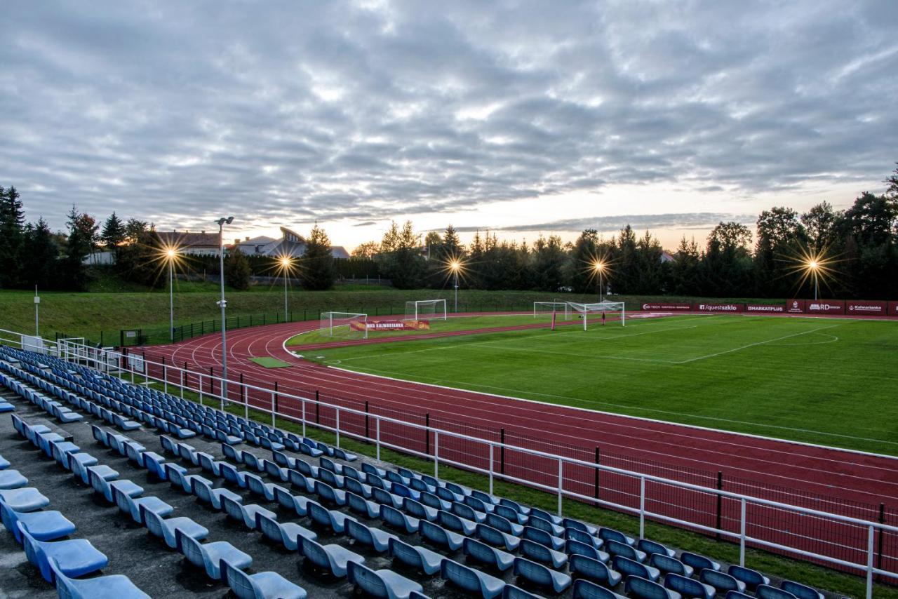 Pawilon Sportowo Turystyczny Kalwarianka Hostel Kalwaria Zebrzydowska Luaran gambar