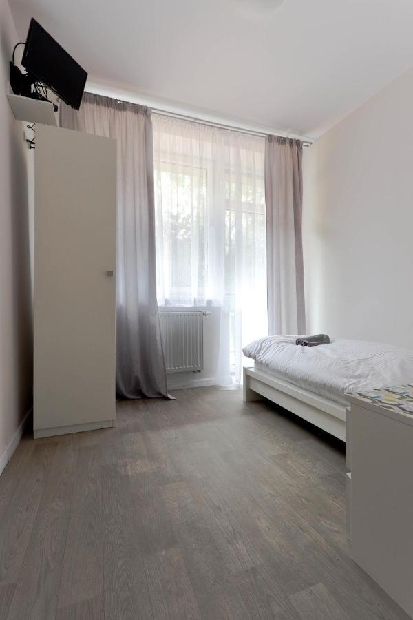 Pawilon Sportowo Turystyczny Kalwarianka Hostel Kalwaria Zebrzydowska Luaran gambar