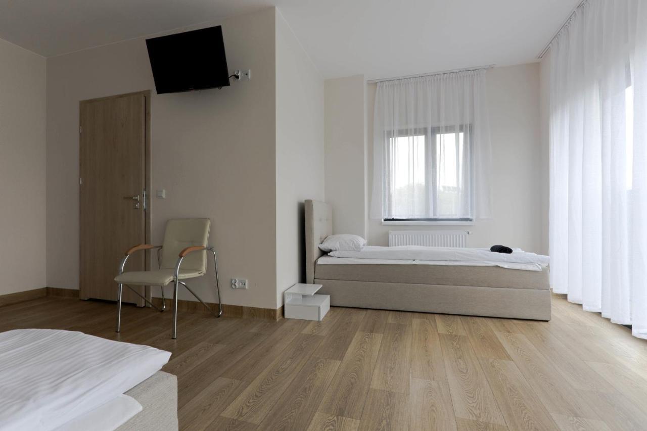 Pawilon Sportowo Turystyczny Kalwarianka Hostel Kalwaria Zebrzydowska Luaran gambar