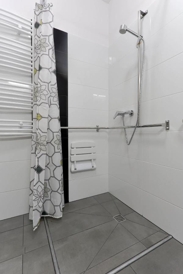 Pawilon Sportowo Turystyczny Kalwarianka Hostel Kalwaria Zebrzydowska Luaran gambar