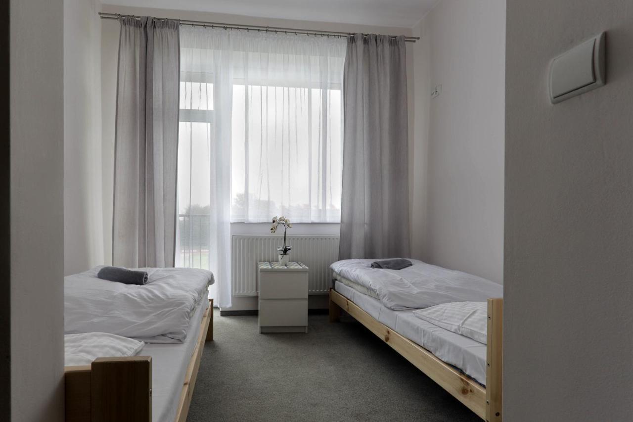 Pawilon Sportowo Turystyczny Kalwarianka Hostel Kalwaria Zebrzydowska Luaran gambar